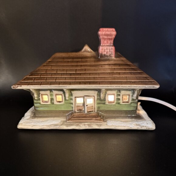 Vintage Ceramic Lighted Train Station & Train by Mr. USA - Picture 5 of 15